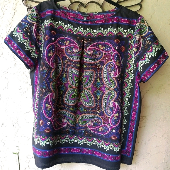 Floral Paisley Mandala Blouse - Picture 5 of 6